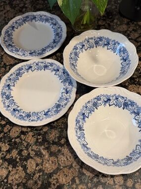 J&G Meakin England Vine Blue Transferware Set - 2 Bowls & 2 Dessert Plates